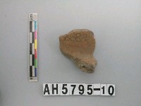 藏品(紅褐色細砂陶片)的圖片